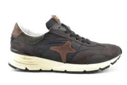 AMA Brand zwarte sneakers