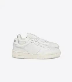 Veja witte leren sneakers V90