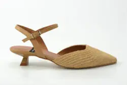 Angel Alarcón bruine pumps