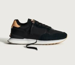 Hoff zwarte sneakers
