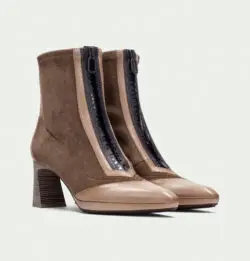 Hispanitas beige enkellaarsjes met hak