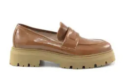 Gianluca Pisati instappers bruin lak