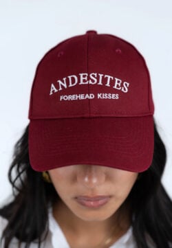 Andesites cap rood