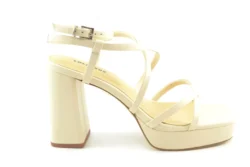 Lola Cruz Lola Cruz sandalen hak creme leer