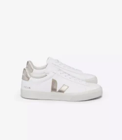 Veja Veja witte sneakers met goud
