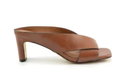 Miss Olivia Miss Olivia bruine slippers met hak